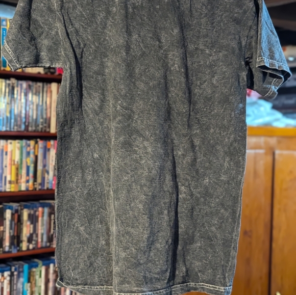 Def Leppard Men's Officially Licensed Black Distressed Wash size small T-Shirt - Picture 2 of 3